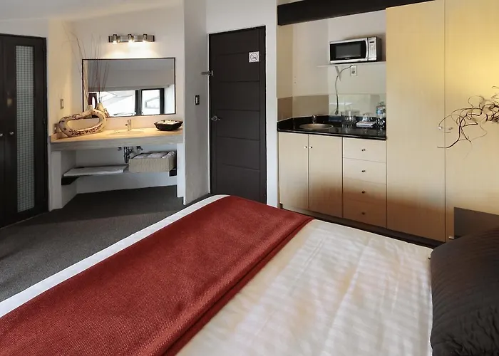 Aztic And Executive Hotel