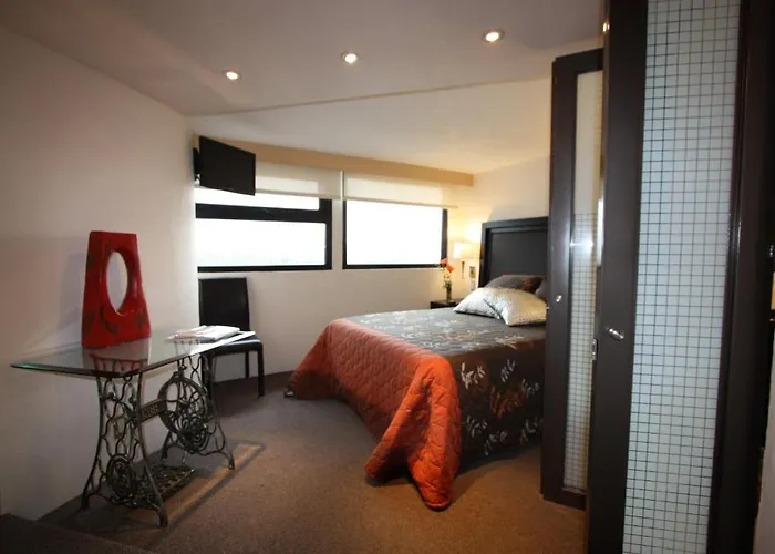 Aztic And Executive Hotel